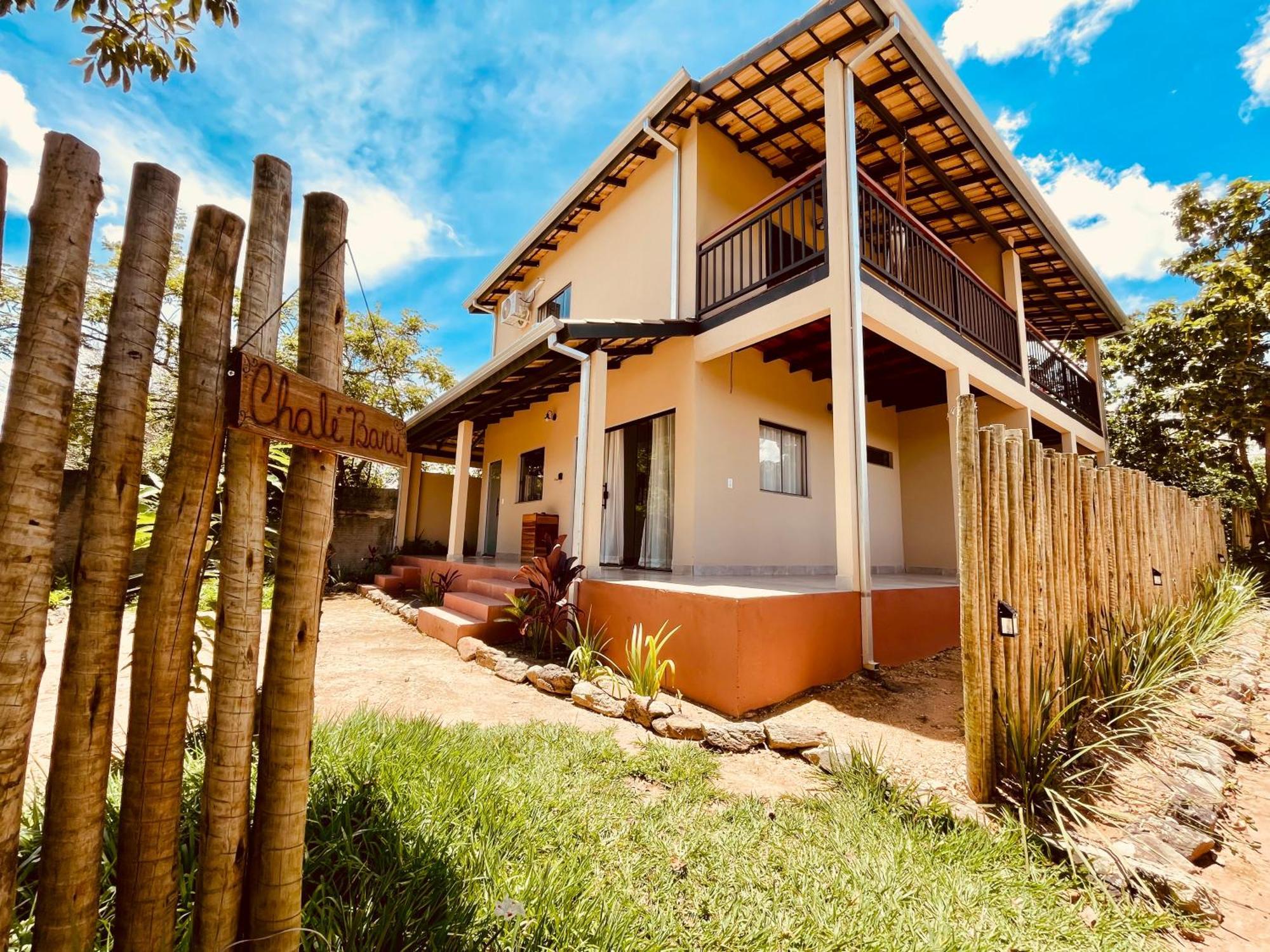 Chale Baru - Amplo, Com Ar Cond Conforto E Natureza - 4min Do Centro Holiday home